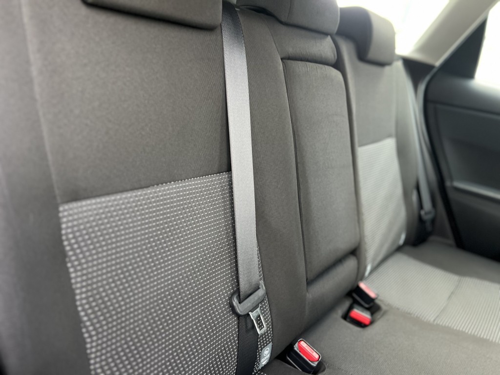 TOYOTA AURIS 1.6 V-Matic Icon 2013