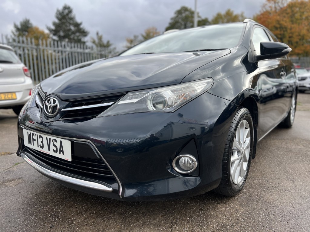 TOYOTA AURIS 1.6 V-Matic Icon 2013