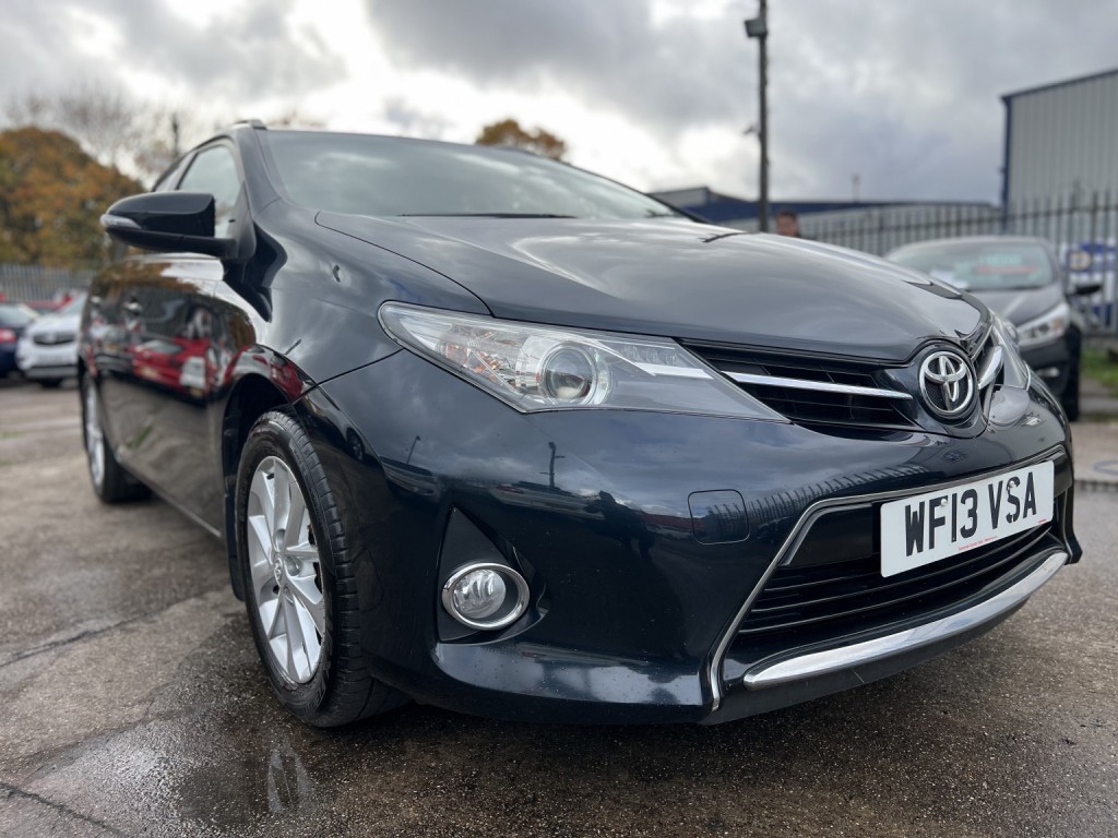 TOYOTA AURIS 1.6 V-Matic Icon 2013
