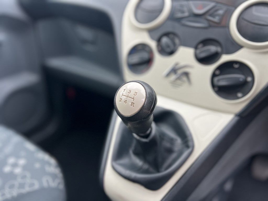 FORD KA 1.2 Studio 2014