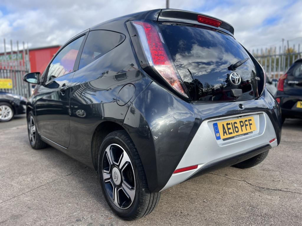 TOYOTA AYGO 1.0 VVT-i x-clusiv 2 2016