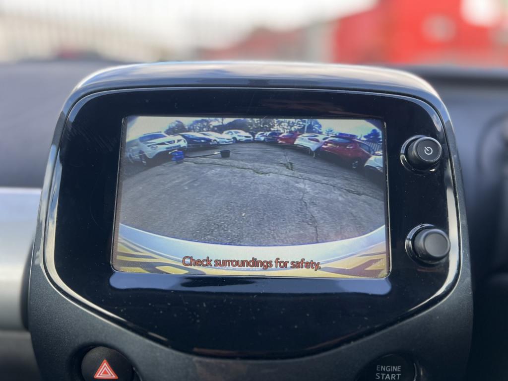 TOYOTA AYGO 1.0 VVT-i x-clusiv 2 2016