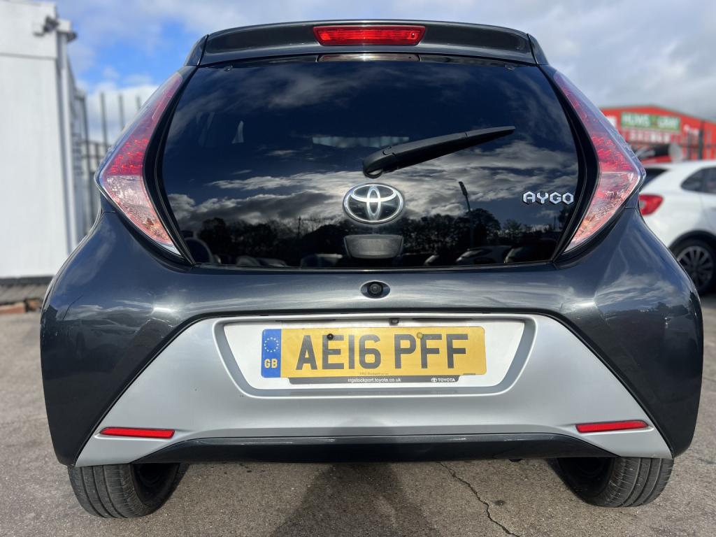 TOYOTA AYGO 1.0 VVT-i x-clusiv 2 2016