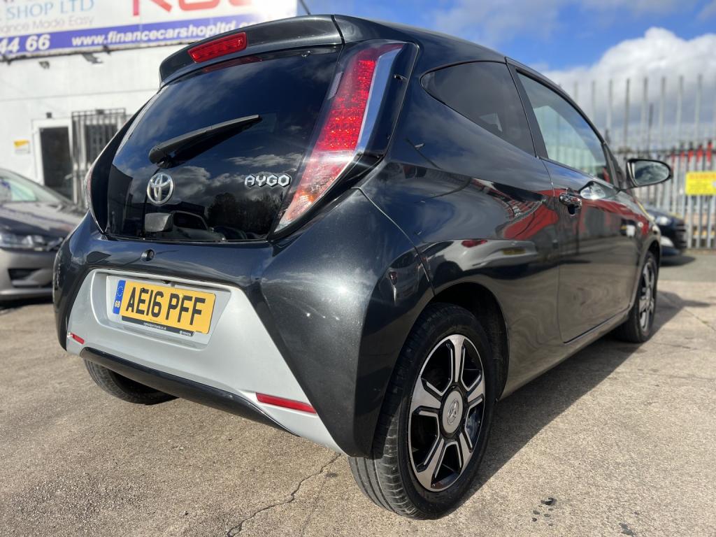 TOYOTA AYGO 1.0 VVT-i x-clusiv 2 2016