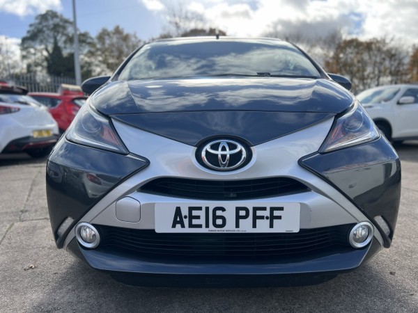 View TOYOTA AYGO 1.0 VVT-i x-clusiv 2