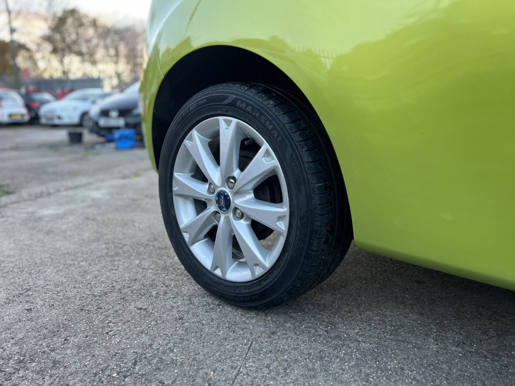 FORD FIESTA 1.4 Zetec 2010
