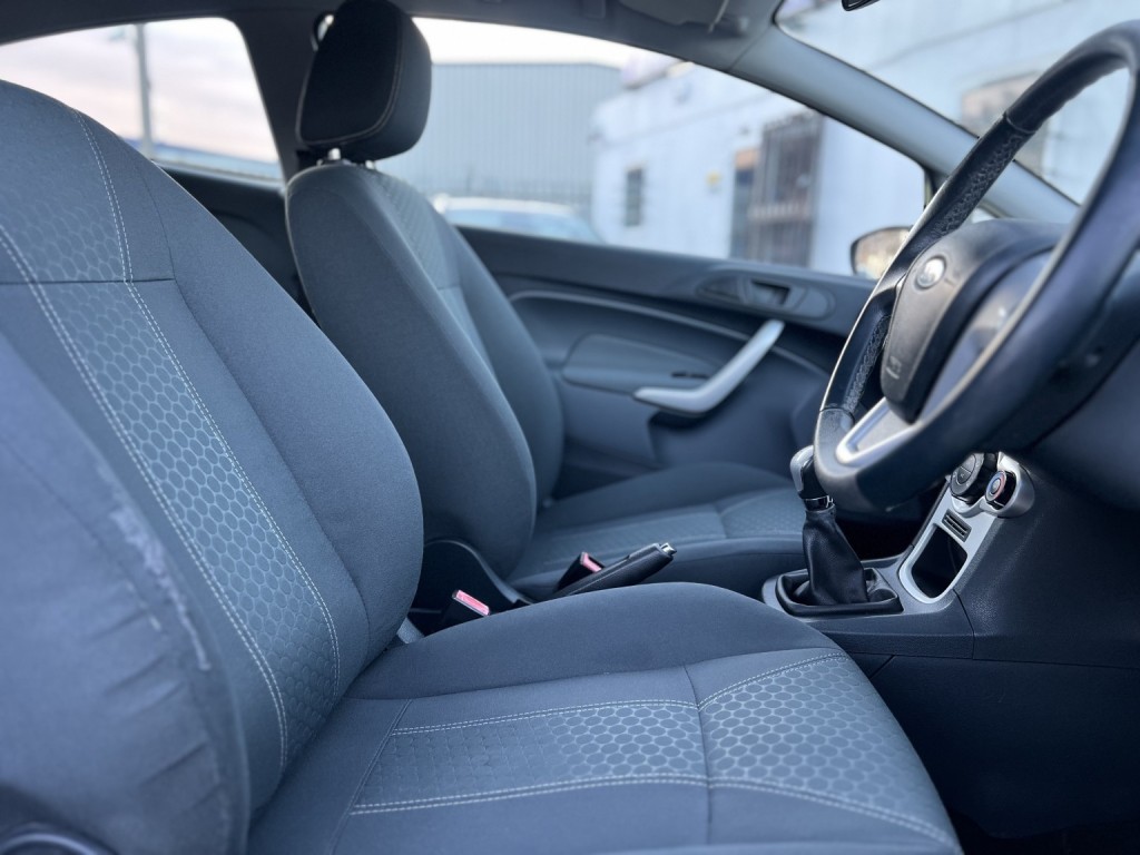 FORD FIESTA 1.4 Zetec 2010