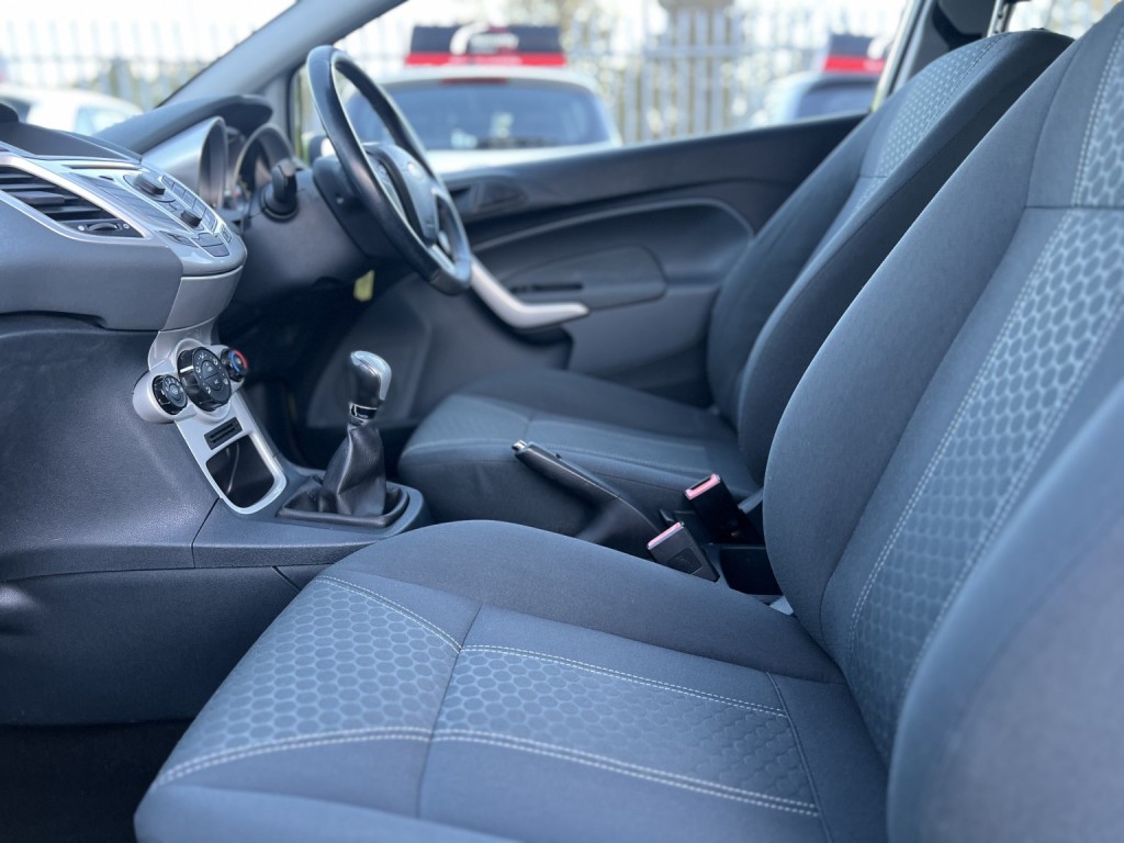 FORD FIESTA 1.4 Zetec 2010