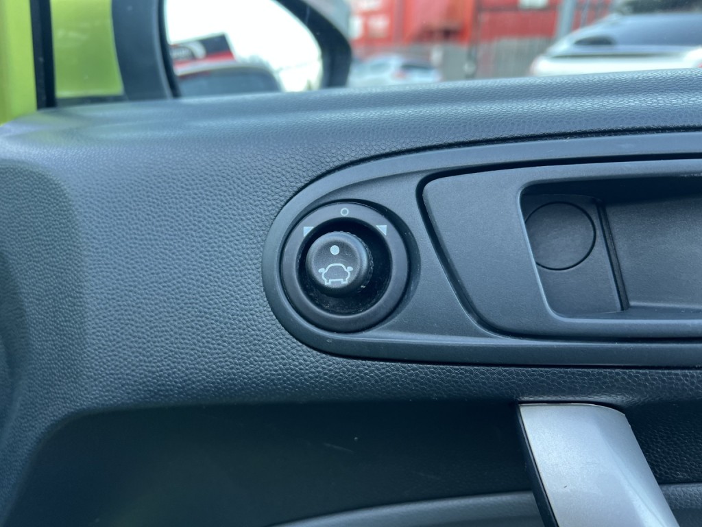 FORD FIESTA 1.4 Zetec 2010