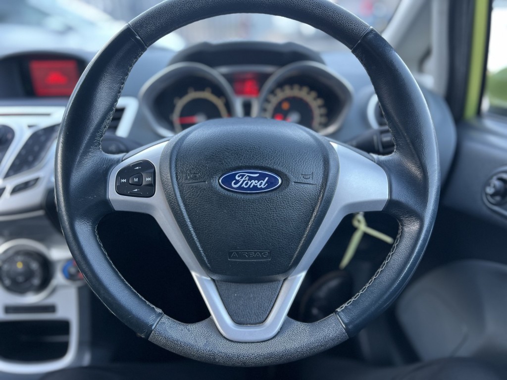 FORD FIESTA 1.4 Zetec 2010