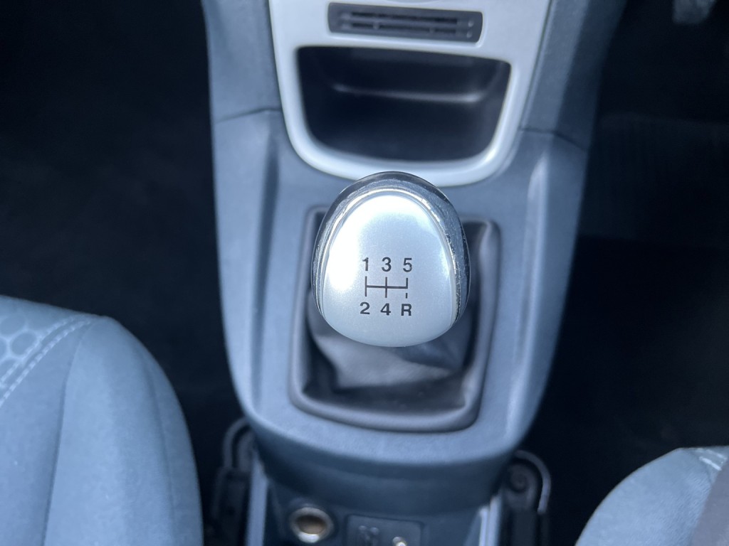 FORD FIESTA 1.4 Zetec 2010