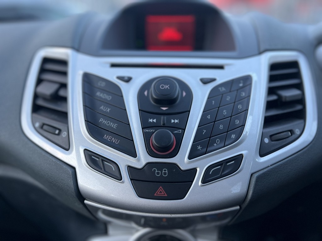 FORD FIESTA 1.4 Zetec 2010