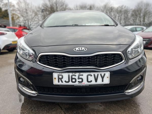 View KIA CEED 1.6 CRDi 3