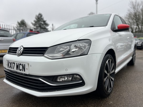 View VOLKSWAGEN POLO 1.0 BlueMotion Tech beats