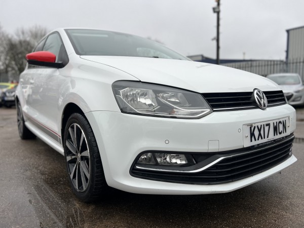View VOLKSWAGEN POLO 1.0 BlueMotion Tech beats