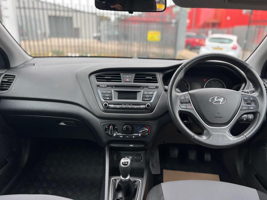 HYUNDAI I20 1.2 SE 2017