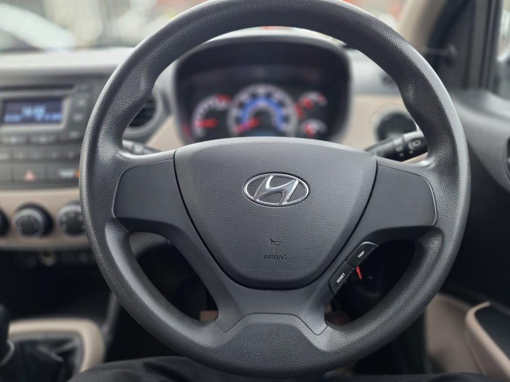 HYUNDAI I10 1.0 S 2015