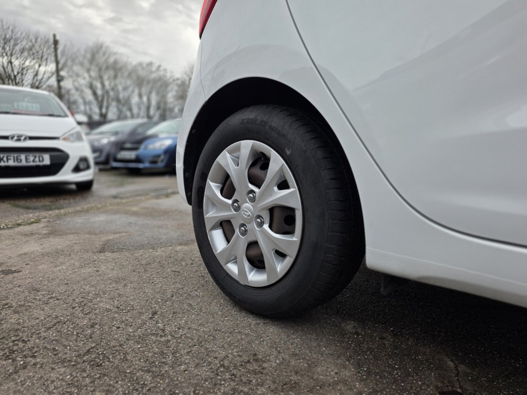 HYUNDAI I10 1.0 S 2015