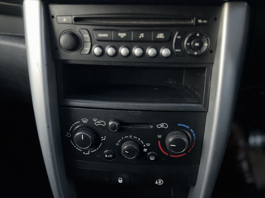 PEUGEOT 207 1.4 Sportium 2011