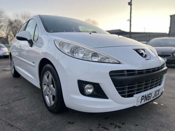 View PEUGEOT 207 1.4 Sportium