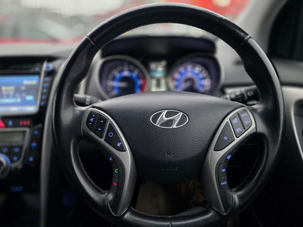 HYUNDAI I30 1.6 CRDi Premium 2014