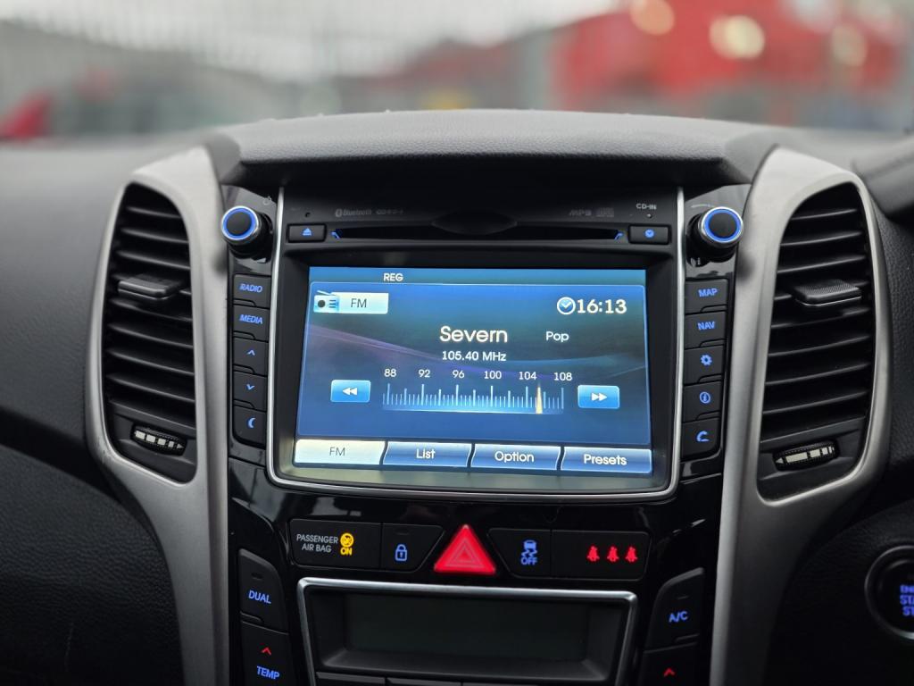 HYUNDAI I30 1.6 CRDi Premium 2014