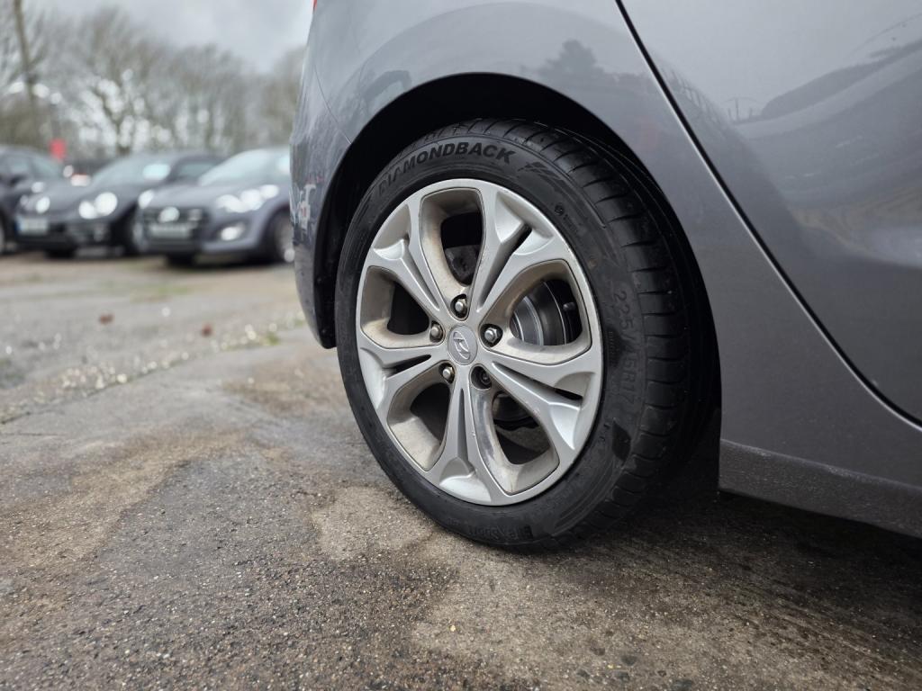 HYUNDAI I30 1.6 CRDi Premium 2014