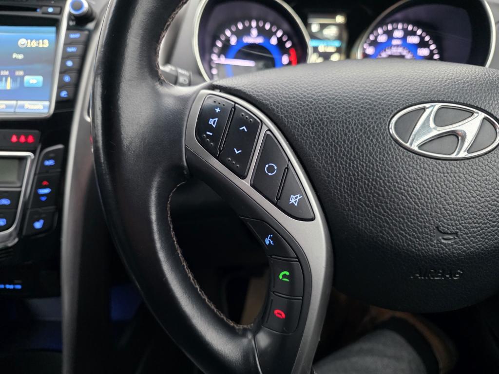 HYUNDAI I30 1.6 CRDi Premium 2014