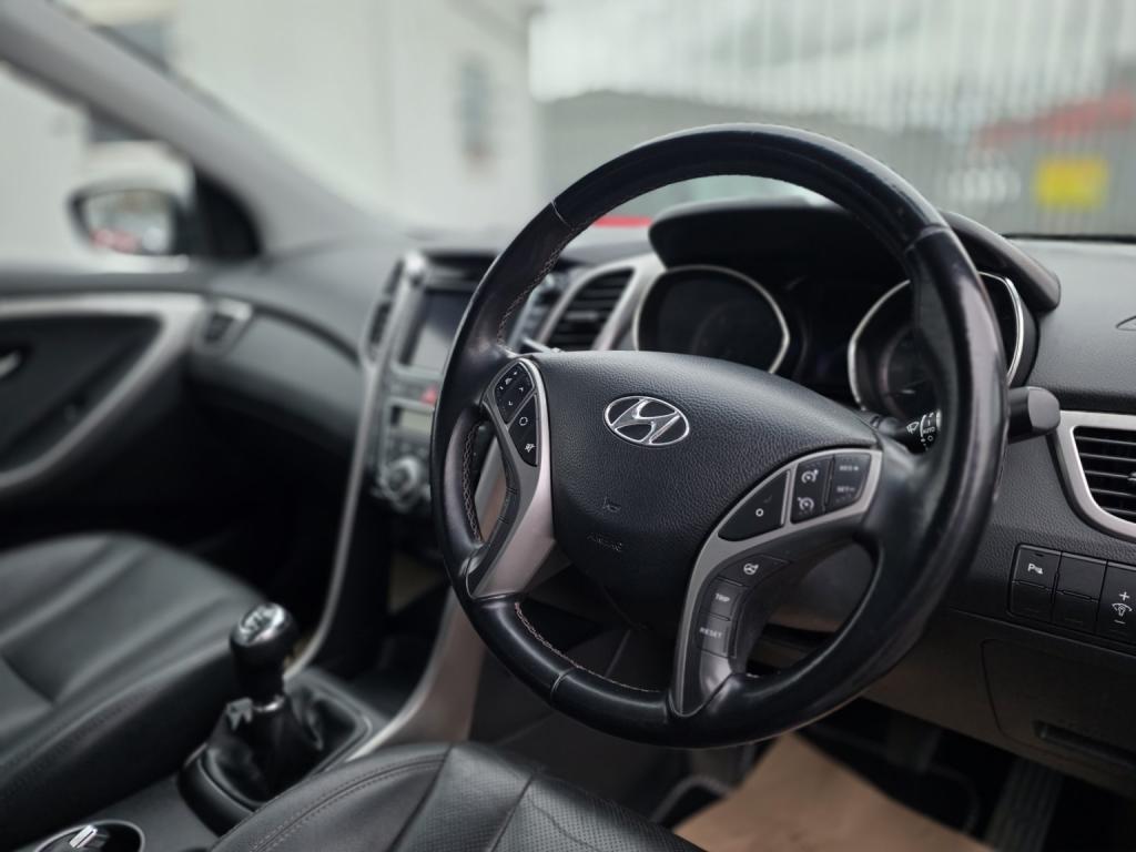 HYUNDAI I30 1.6 CRDi Premium 2014