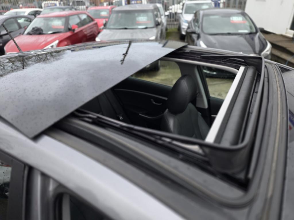 HYUNDAI I30 1.6 CRDi Premium 2014