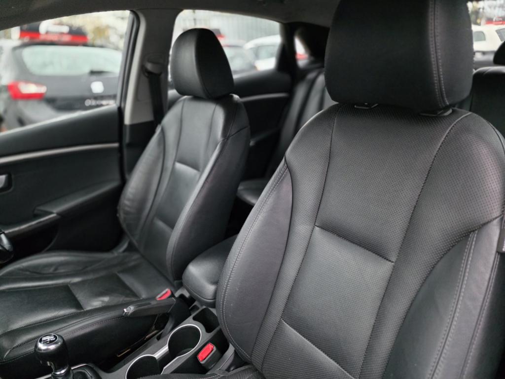 HYUNDAI I30 1.6 CRDi Premium 2014