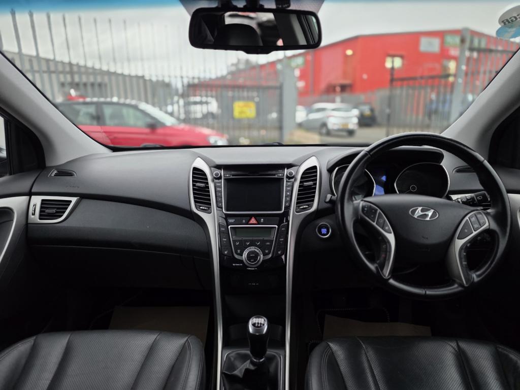 HYUNDAI I30 1.6 CRDi Premium 2014