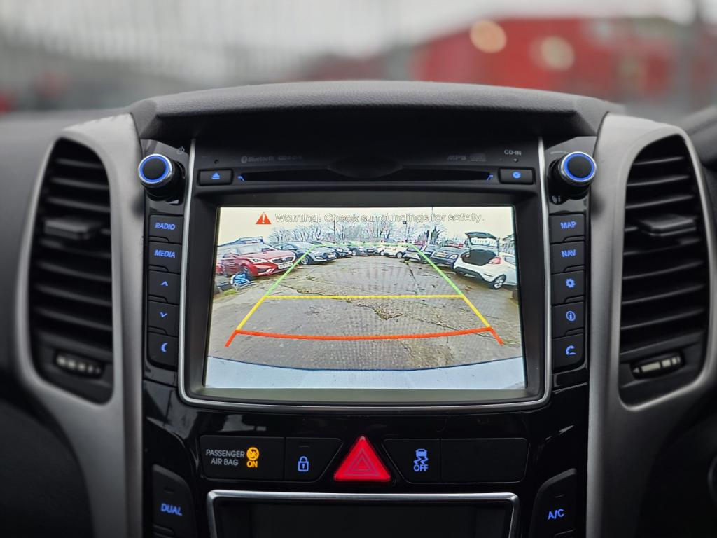 HYUNDAI I30 1.6 CRDi Premium 2014