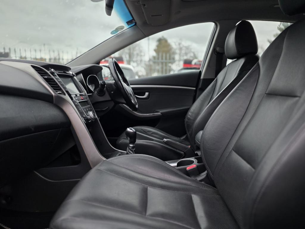 HYUNDAI I30 1.6 CRDi Premium 2014
