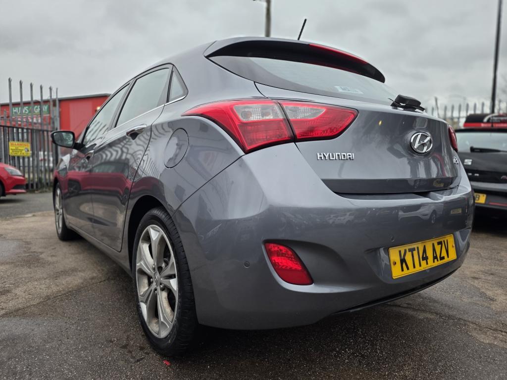 HYUNDAI I30 1.6 CRDi Premium 2014