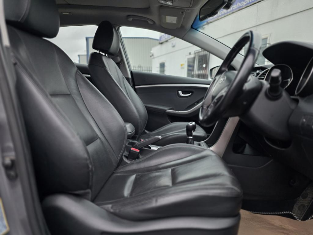 HYUNDAI I30 1.6 CRDi Premium 2014