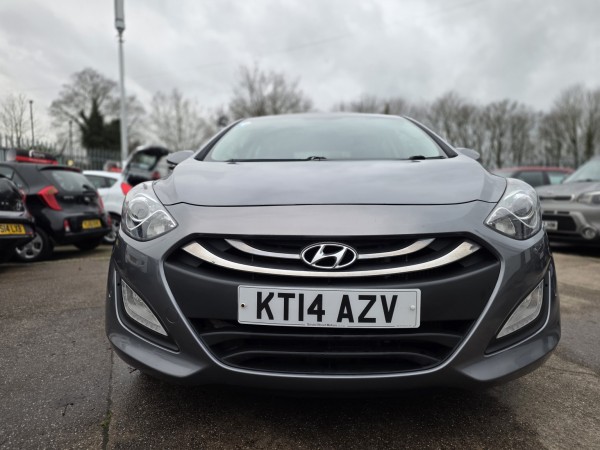 View HYUNDAI I30 1.6 CRDi Premium