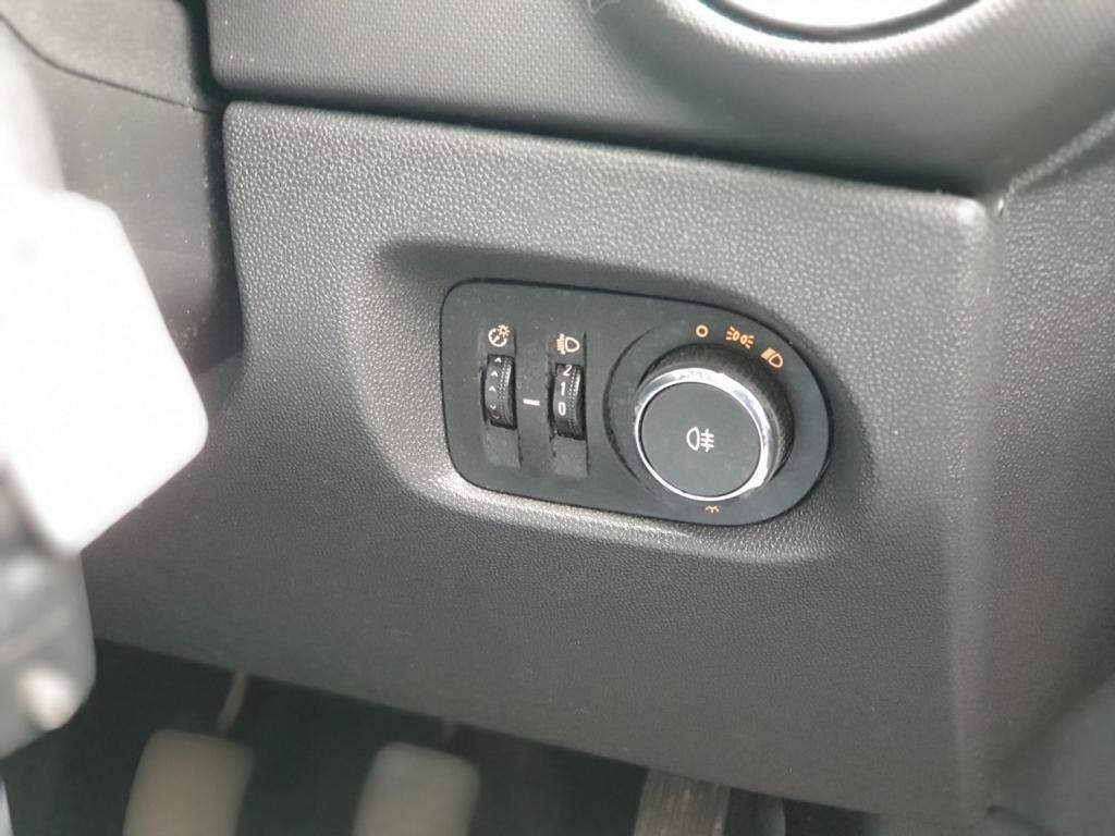 VAUXHALL CORSA DESIGN AC 2015