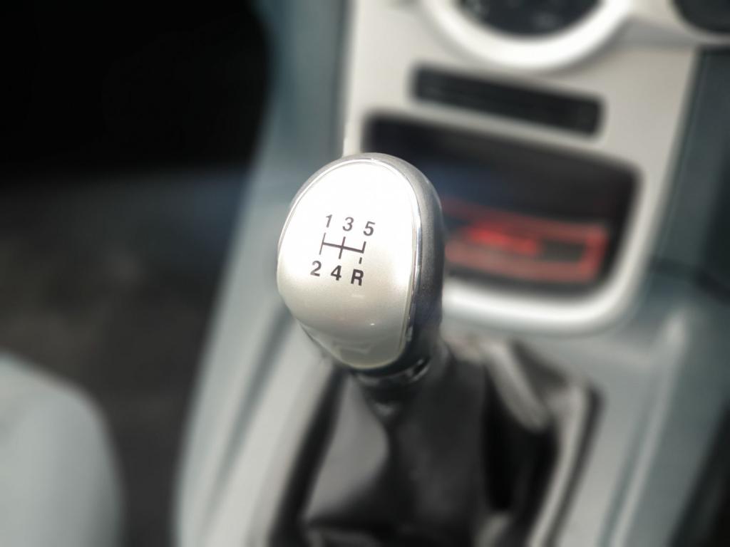 FORD FIESTA TITANIUM 2009