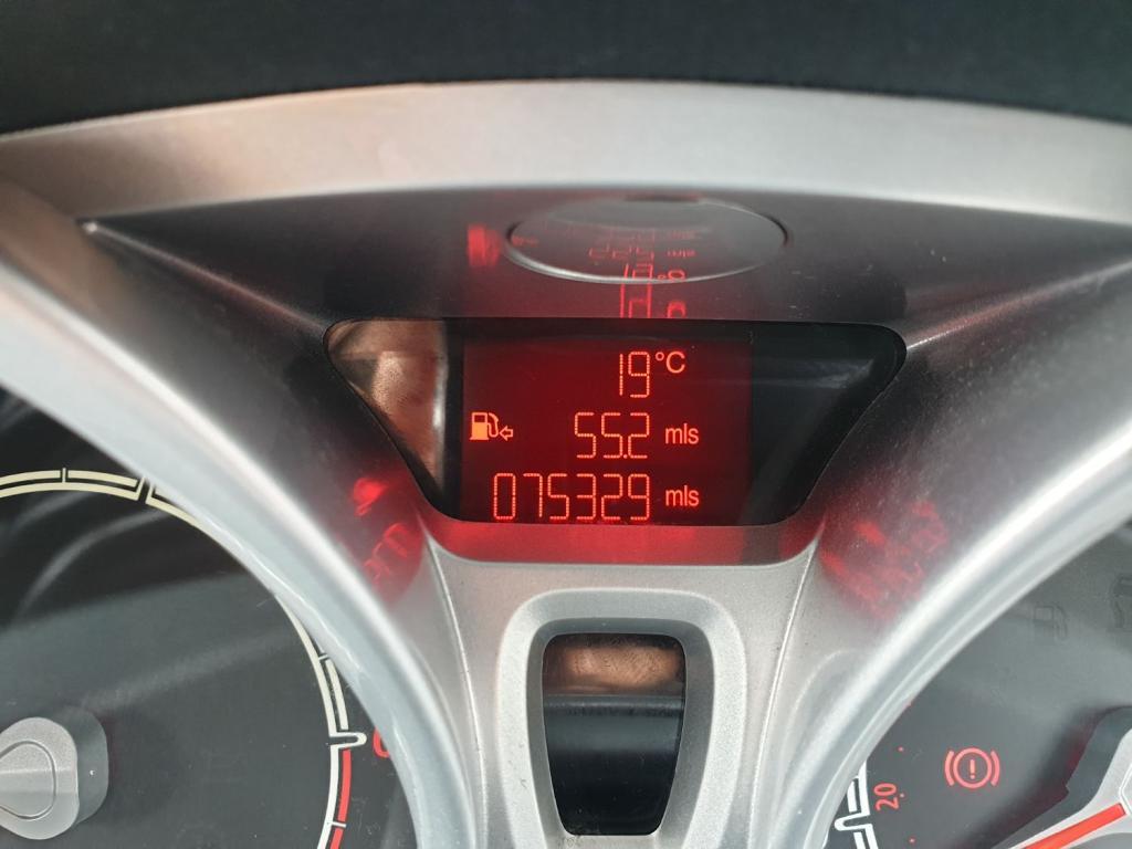 FORD FIESTA TITANIUM 2009