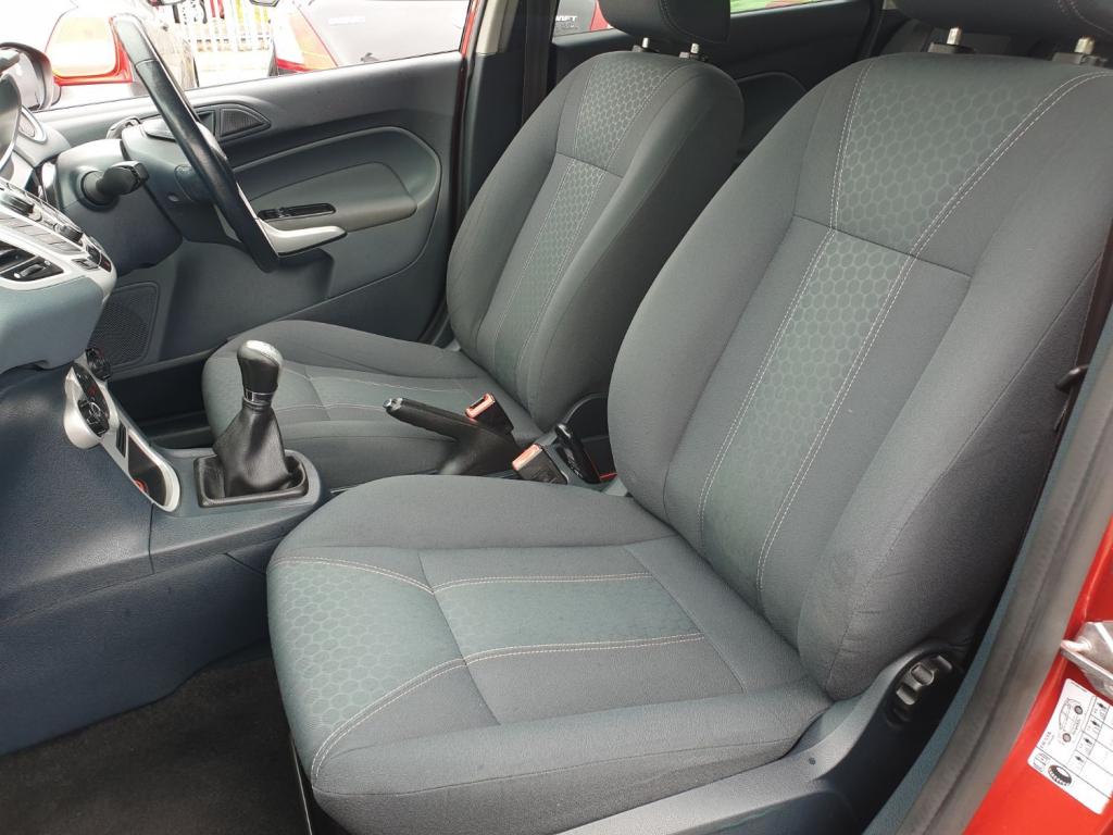 FORD FIESTA TITANIUM 2009