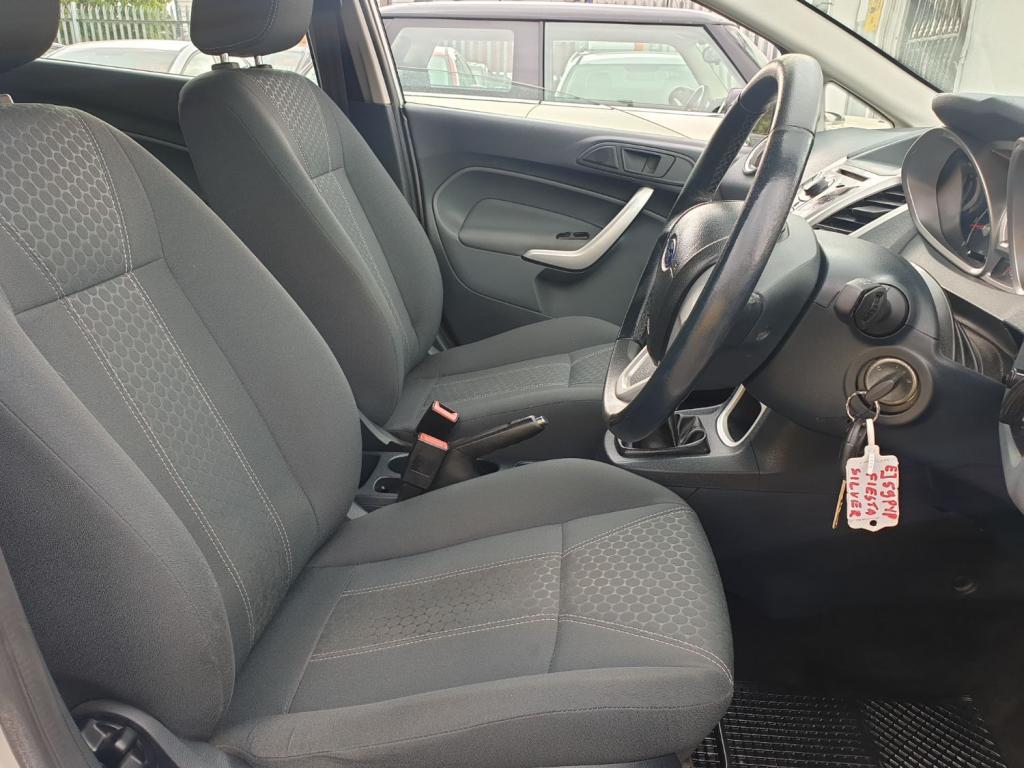 FORD FIESTA ZETEC 2010