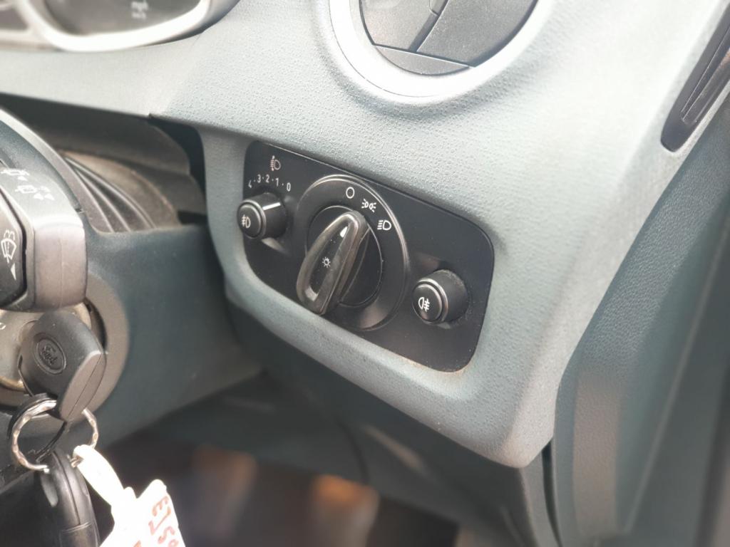 FORD FIESTA ZETEC 2010