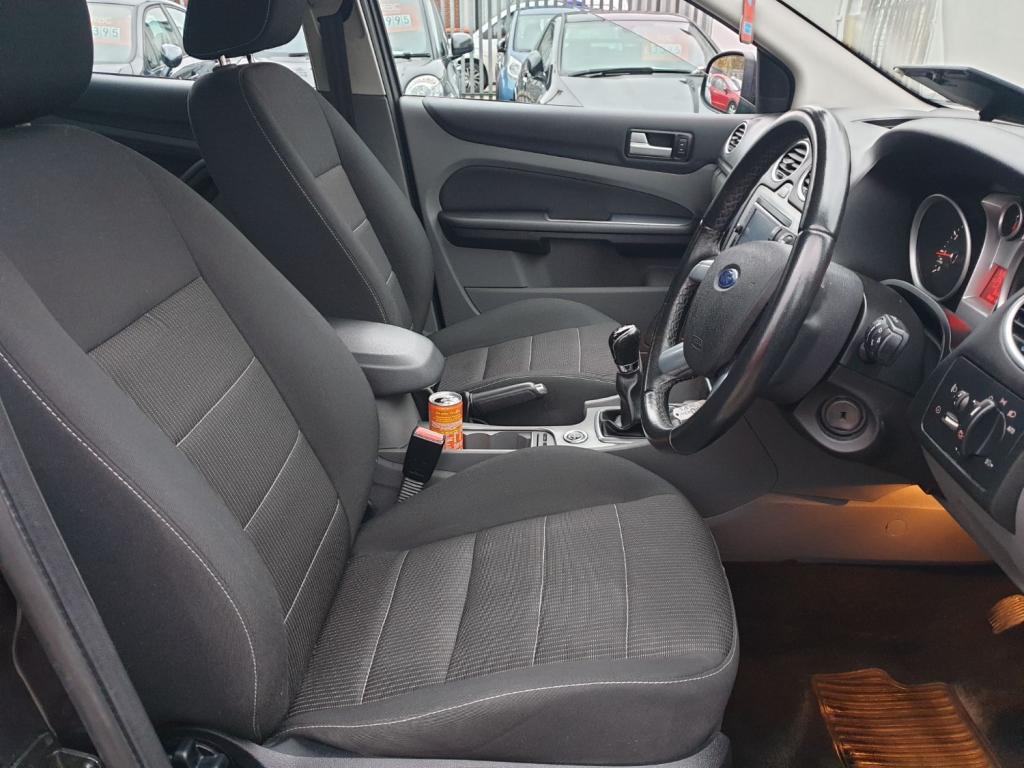 FORD FOCUS TITANIUM 2010