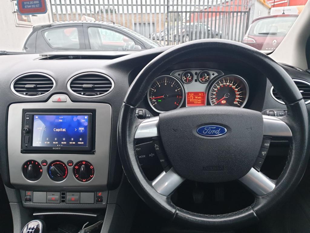 FORD FOCUS TITANIUM 2010