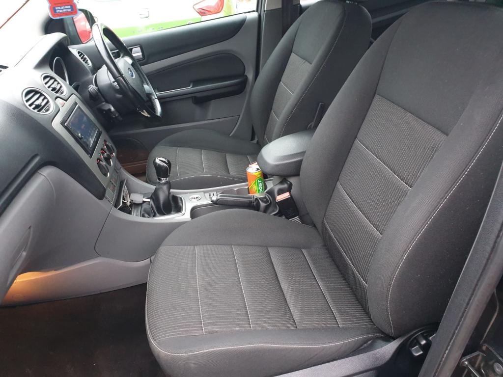 FORD FOCUS TITANIUM 2010