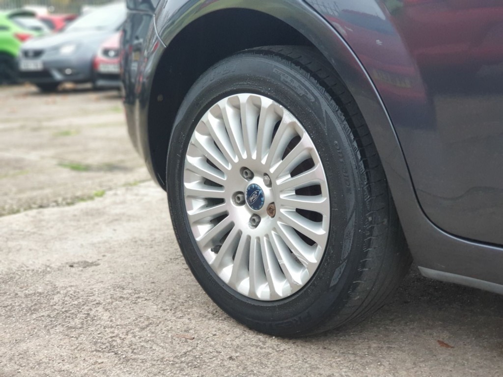 FORD FOCUS TITANIUM 2010