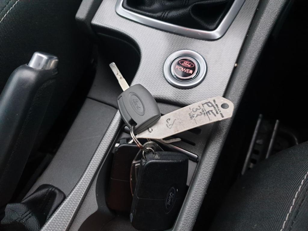 FORD FOCUS TITANIUM 2010