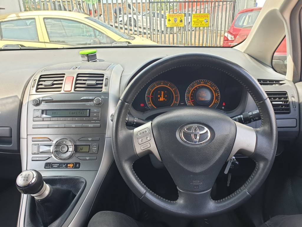 TOYOTA AURIS VVT-I TR STOPSTART 2009