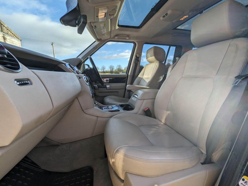 LAND ROVER DISCOVERY 4 3.0 SD V6 HSE  2012